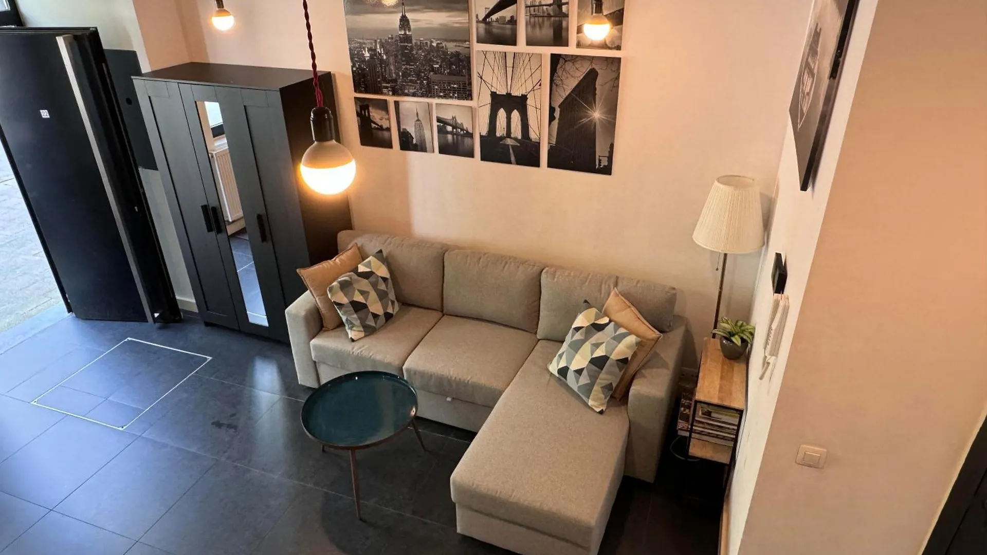 Modern Cozy Studio With Backyard Antwerp Homestay